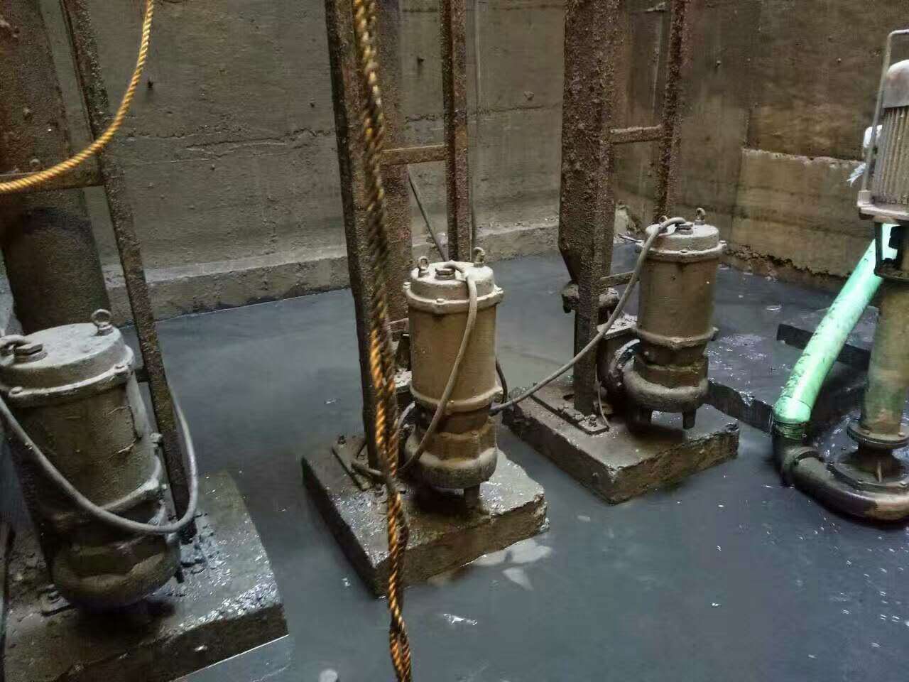 澄城污水池清理