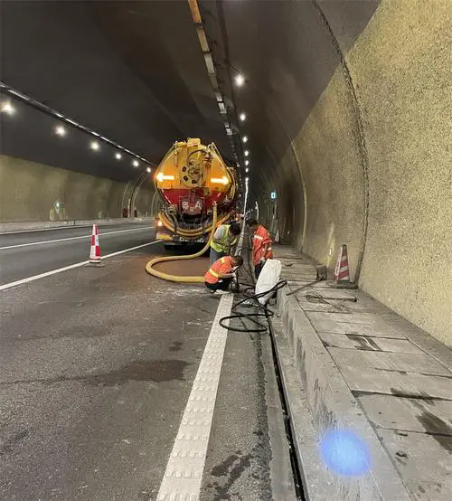 澄城隧道排水渠清淤